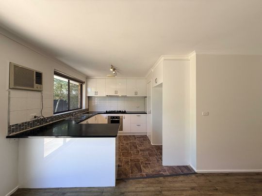 8 Greenhill Rise, Hampton Park VIC - Photo 1