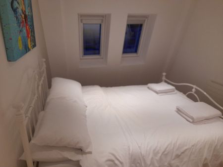 2 Bed Flat, Trafalgar Court, BN1 - Photo 2