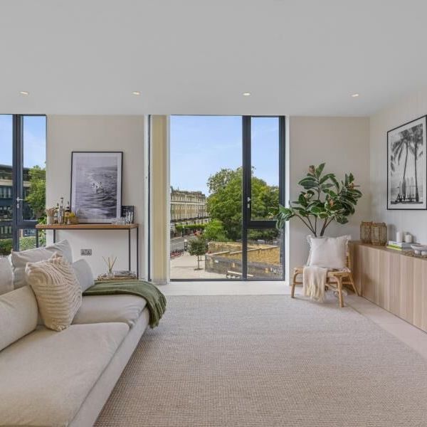 3 Bedroom Flat To Let - Photo 1