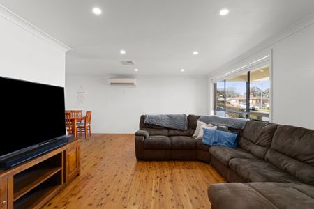 Spacious Home With Large Backyard! - Photo 3