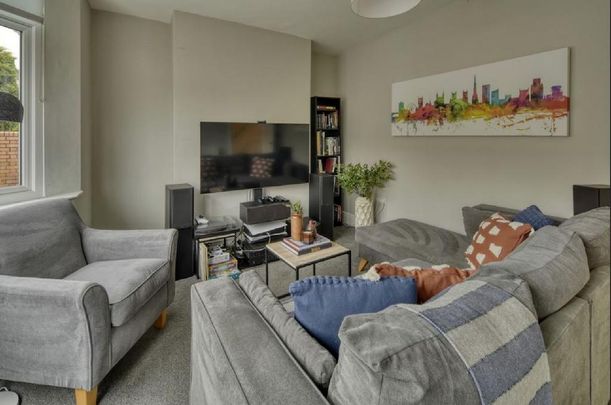 1 bedroom in a house share to rent - Photo 1