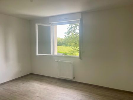 Location Maison 6 pièces 124m² NOTRE DAME DES LANDES 44130 - Photo 2