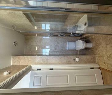 Wigham House, Wakering Road, IG11 - Photo 3