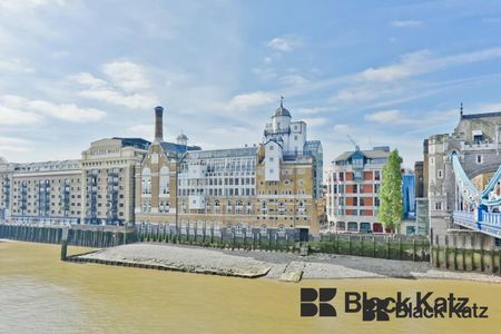 🏠 Bright and Airy Studio Warehosue Apartment in Shad Thames - Photo 4