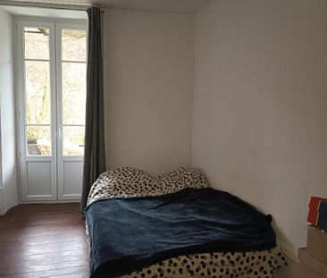 SAINT LAURENT DU PAPE- Appartement en RDC - Photo 2