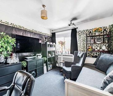 Connell Crescent, Ealing, London, W5 - Photo 1