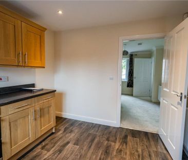 2 bedroom terraced house to rent - Photo 3