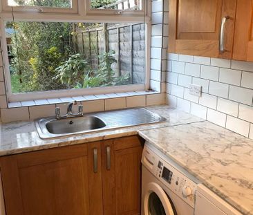 4 bedroom semi-detached house to rent - Photo 4