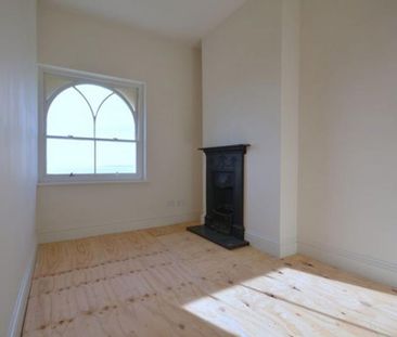 3 bedroom flat to rent - Photo 5