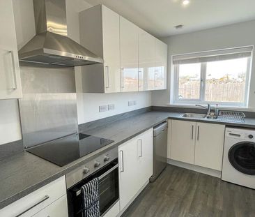 3 bedroom end of terrace house to rent - Photo 5