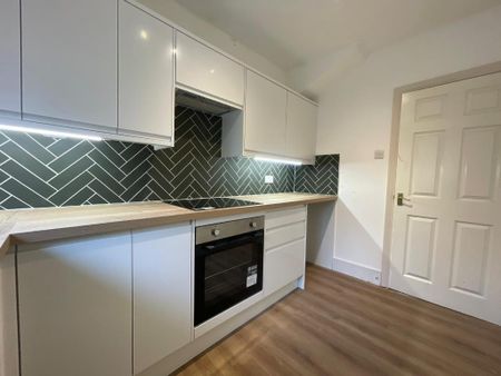 3 bedroom terraced house to rent - Photo 2