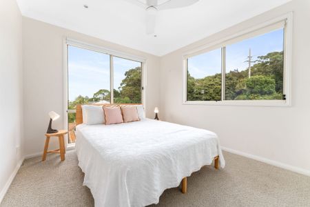 Stunning 3-Bedroom Flat with Water Views in Coledale - Photo 5