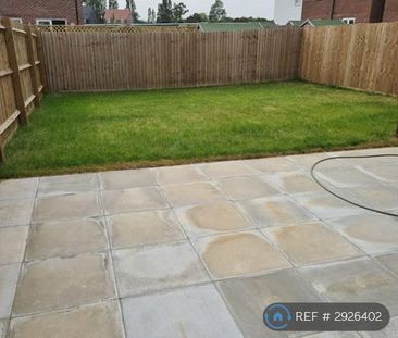 4 bedroom semi-detached house to rent - Photo 4