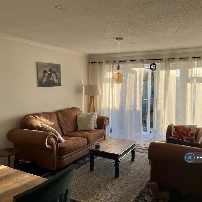 2 bedroom bungalow to rent - Photo 1