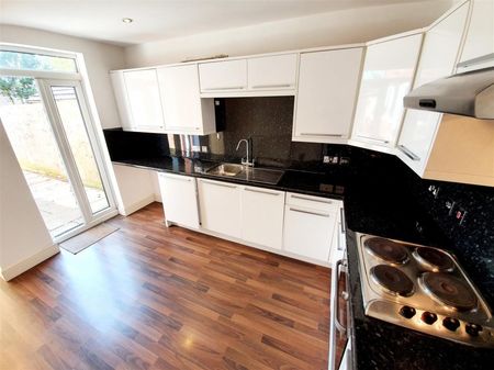 1 Bedroom Flat to Rent in Eskdaill Street, Kettering, Northants, NN16 - Photo 3