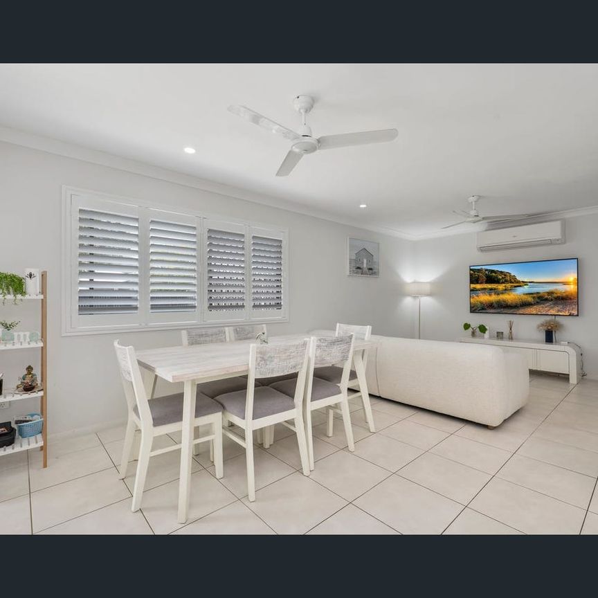 32 Heather Avenue, a beautiful partly furnished 4 bedroom home with yard maintenance included. - Photo 1