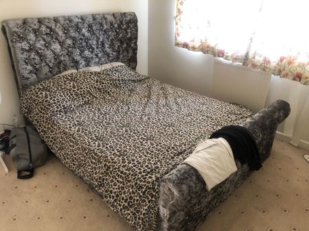 Cwrt Llwyn Fedwen, Morriston, SWANSEA - Photo 5