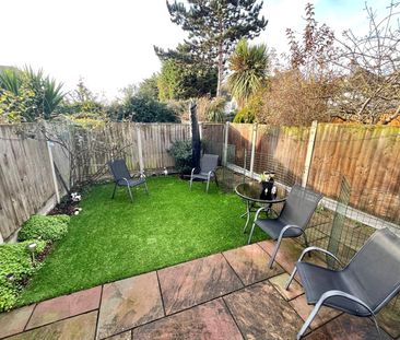 St. Helens Road, Westcliff-on-Sea, Essex, SS0 7LB - Photo 2