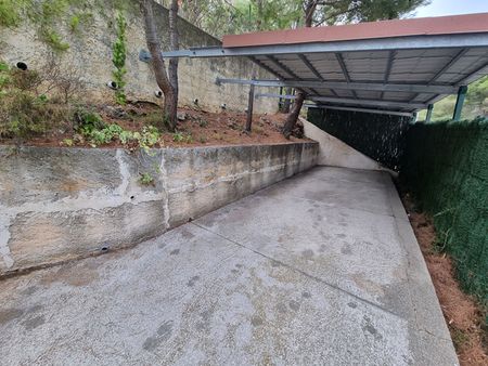 Martigues FERRIERES rare à la location appartement avec terrasse et jardin, 2 parking dans le jardin et un garage privatif, - Photo 4
