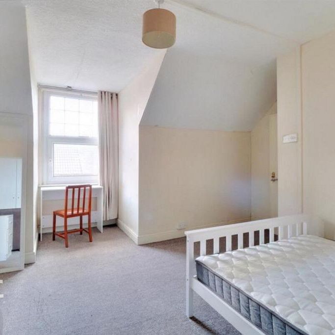 1 bedroom in a house share to rent - Photo 1