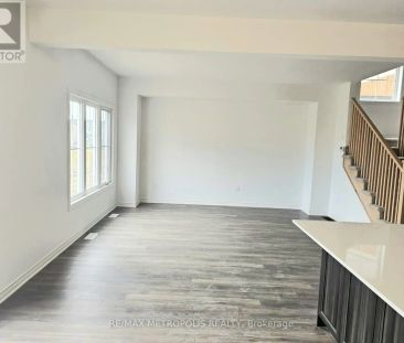 18 BRADDEN CRESCENT - Photo 1