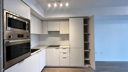 For Lease - 11 Wellesley Street Unit# 3204, Toronto, Ontario - Photo 4