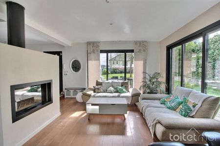 Location Maison 7 pièces 190m² ST REMY LES CHEVREUSE 78470 - Photo 2