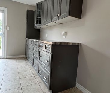 For Lease - 23 Dunsmore Lane Unit# Upper, Barrie, Ontario - Photo 3