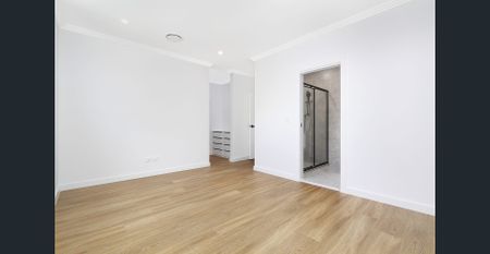 Expansive family home with a versatile floorplan - Photo 3