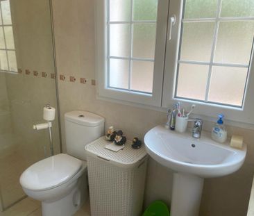 FOR RENT: SPACIOUS AND ELEGANT VILLA IN MORAIRA with 4 bedrooms for... - Photo 5