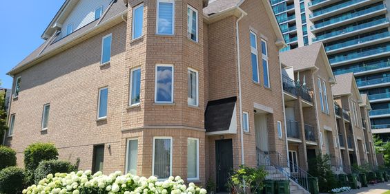 Two Bedroom Townhouse-style apartment in Toronto's Leaside - Photo 3