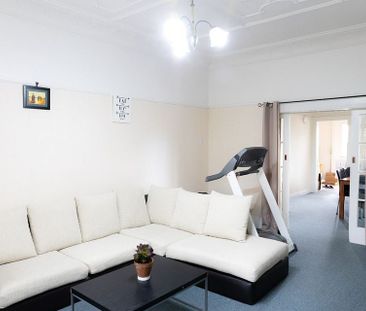 Sunny solid brickhouse in prime location - Photo 1