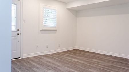 For Lease - 16 Normandy Place, Oakville, Ontario - Photo 3