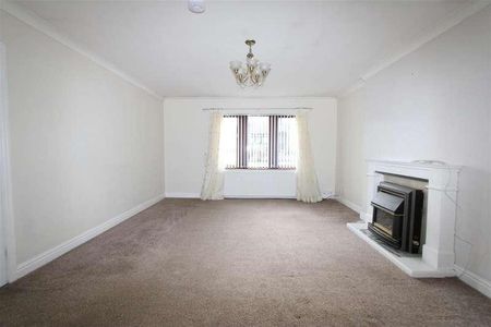 Blakelaw Drive, Clifton, Brighouse, HD6 - Photo 2