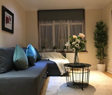 2 Bed Flat, Sidmouth Road, NW2 - Photo 1