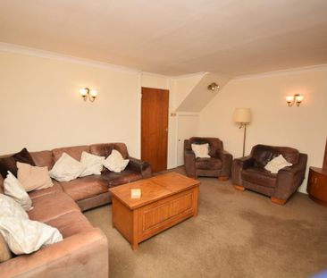 2 bedroom maisonette to rent - Photo 2