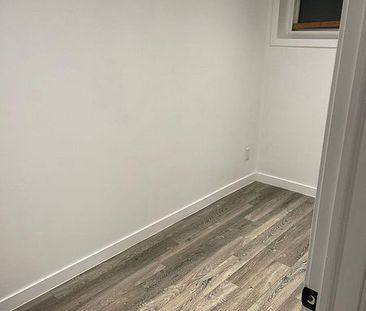 For Lease - 102 Westcroft Drive Unit# Bsmt, Toronto, Ontario - Photo 1