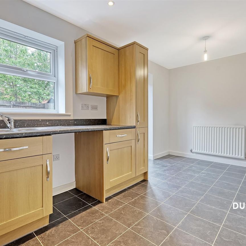 Peache Road, Colchester - Photo 1