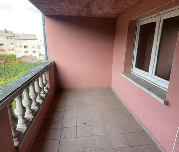 Appartement - proche centre-ville - parking et balcon - Photo 4