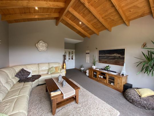 Luxury 5 bedroom family home - Photo 1