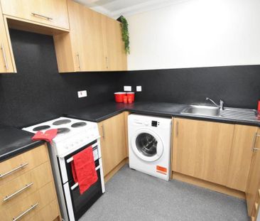 5 bedroom flat to rent - Photo 4