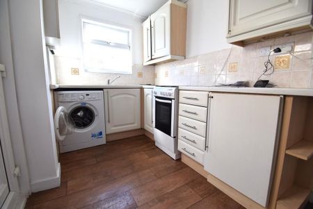 2 bedroom terraced house to rent - Photo 5