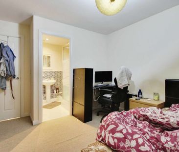 Brunel Crescent, Swindon, Swindon, SN2 - Photo 5