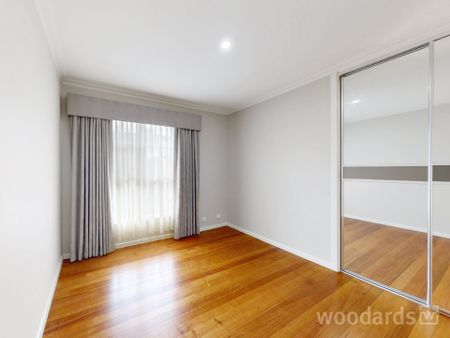 Modern Comfort and Convenience in Prime Balwyn Location - Photo 3