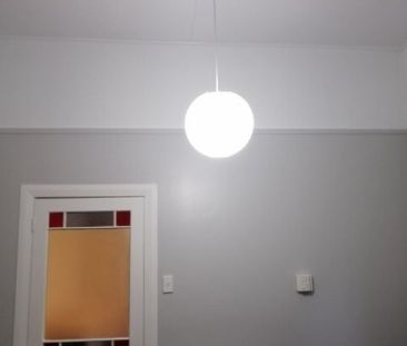 Bush-surrounded 2 bed flat in Aro Valley - Photo 2