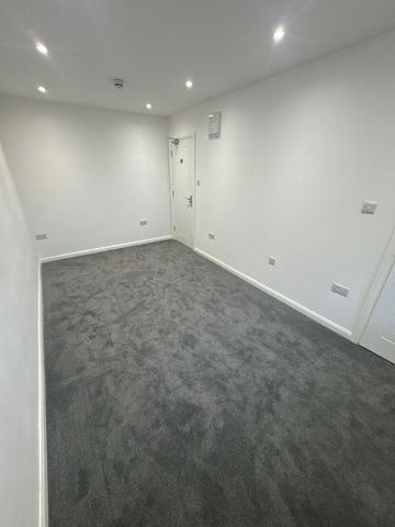 6 bedroom semi-detached house to rent - Photo 4