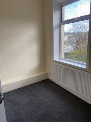 2 bedroom end of terrace house to rent - Photo 5