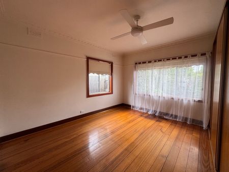 34 Hoffmans Road, Essendon VIC 3040 - Photo 4