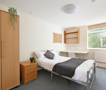 3 bedroom apartment to rent - Photo 5