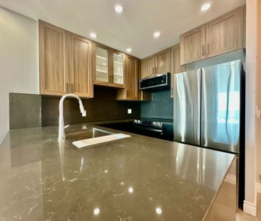 For Lease - 8 Park Road Unit# PH 3705, Toronto, Ontario - Photo 4